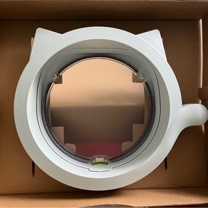 LYNX 4-way Cat Flap indoor outdoor passage door - brand new!!!